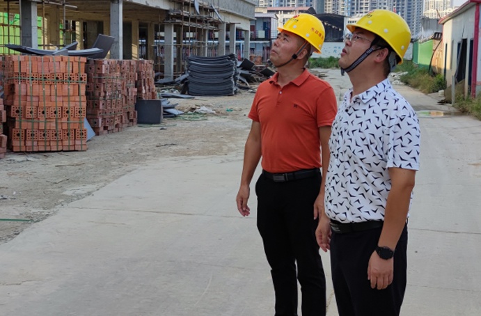 1632982348261104.jpg 付海華前往桃花南路安置房項(xiàng)目檢查指導(dǎo)6911.jpg