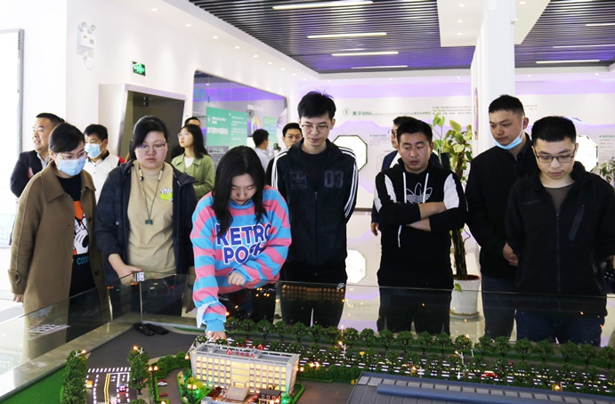 1647221896452820.jpg 公司組織干部職工赴市政遠大參觀學習6912.jpg