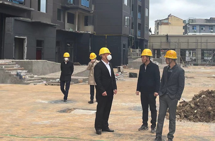 1647589369884584.jpg 徐旭前往桃花南路安置房項(xiàng)目檢查疫情防控工作691.jpg