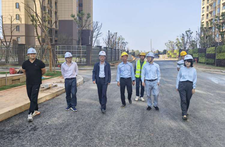 鄭學平到秦坊安置房項目、杭州路項目調(diào)研