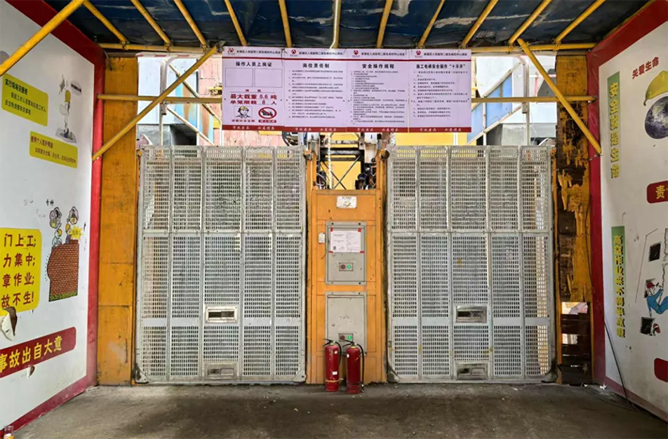 南昌市政建設(shè)集團(tuán)有限公司緊急開展強(qiáng)對(duì)流天氣專項(xiàng)安全檢查，全面排查設(shè)備加固、用電安全、排水防澇及應(yīng)急物資，筑牢極端天氣施工安全防線