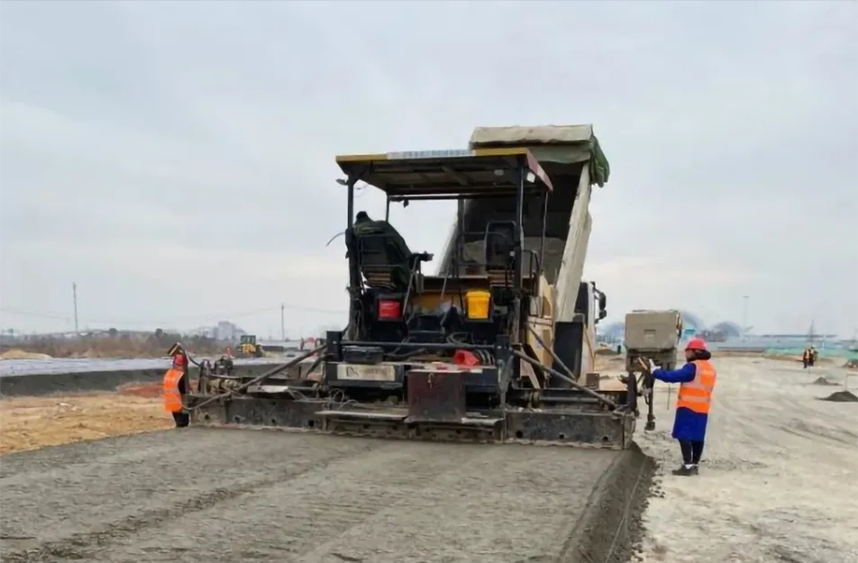 市政建設(shè)重點工程攻堅|云翔大道路基填方85%與廣州路東延北半幅通車沖刺 市政建設(shè)重點工程攻堅|云翔大道路基填方85%與廣州路東延北半幅通車沖刺