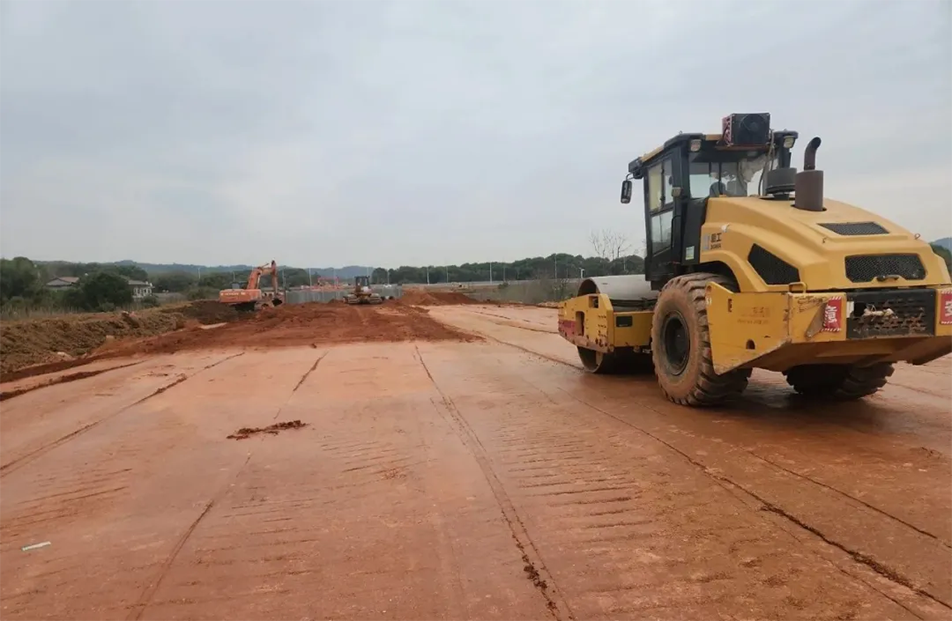 云翔大道項(xiàng)目路基全線貫通 | 飽和式施工加速推進(jìn)，助力區(qū)域交通升級(jí)